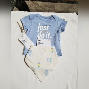 Nike Baby 3 Pce Set Infant 6M Blue & White bib White NWT